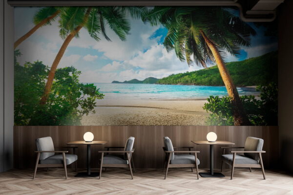 Plaża z palmami i błękitną wodą Plaża z palmami i błękitną wodą