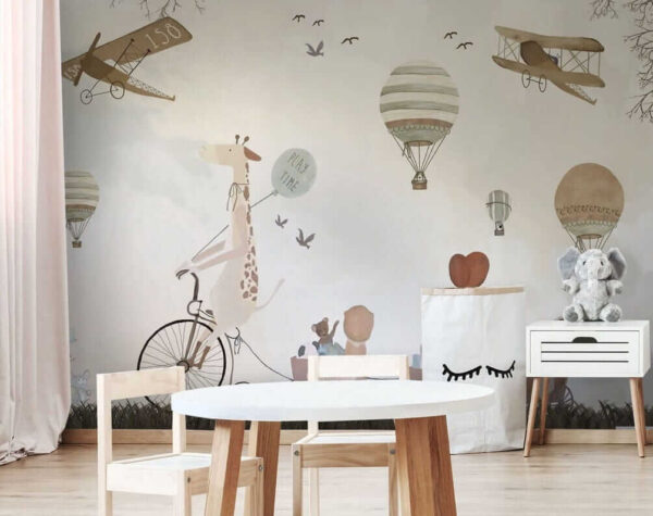 Mural przedstawiający zwierzęta jadące pociągiem Mural przedstawiający zwierzęta jadące pociągiem