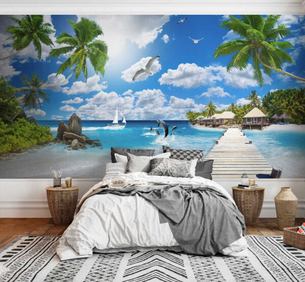 Drewniany dok z palmami i plażą z łodziami i delfinami Drewniany dok z palmami i plażą z łodziami i delfinami