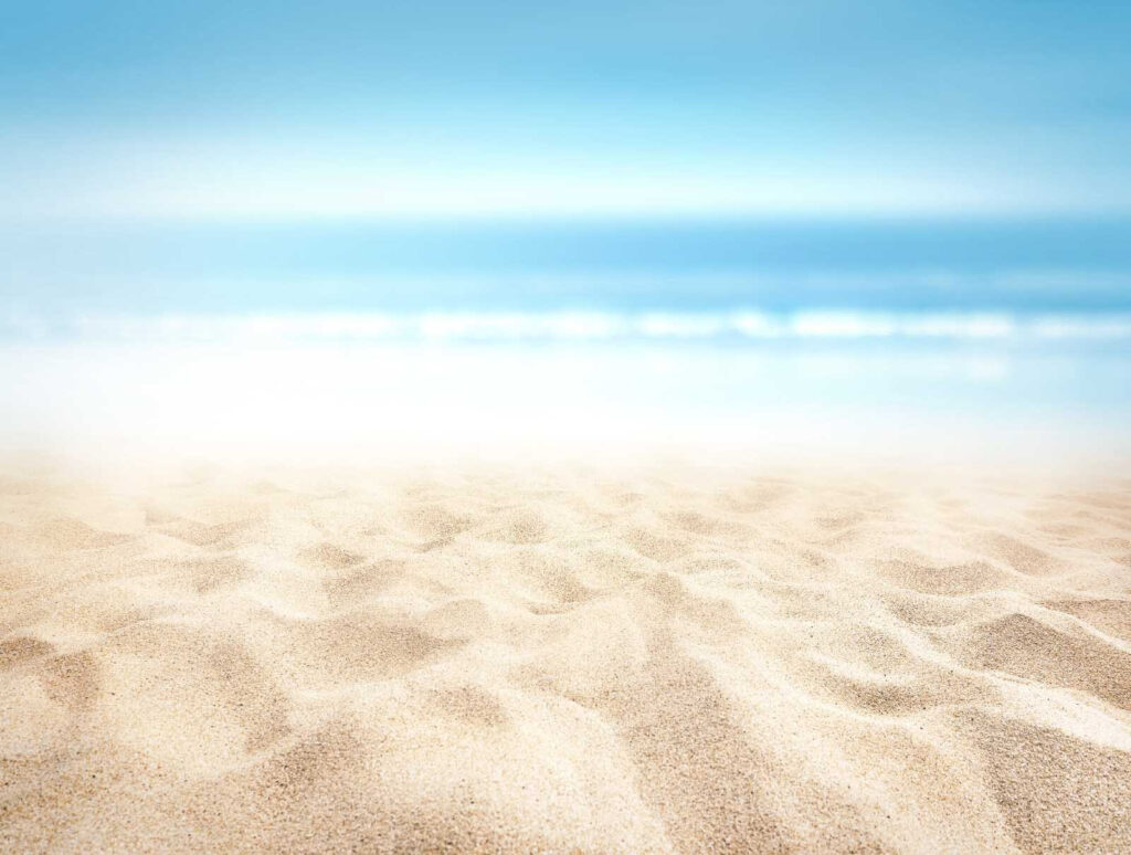 Piaszczysta plaża z błękitnym niebem Piaszczysta plaża z błękitnym niebem