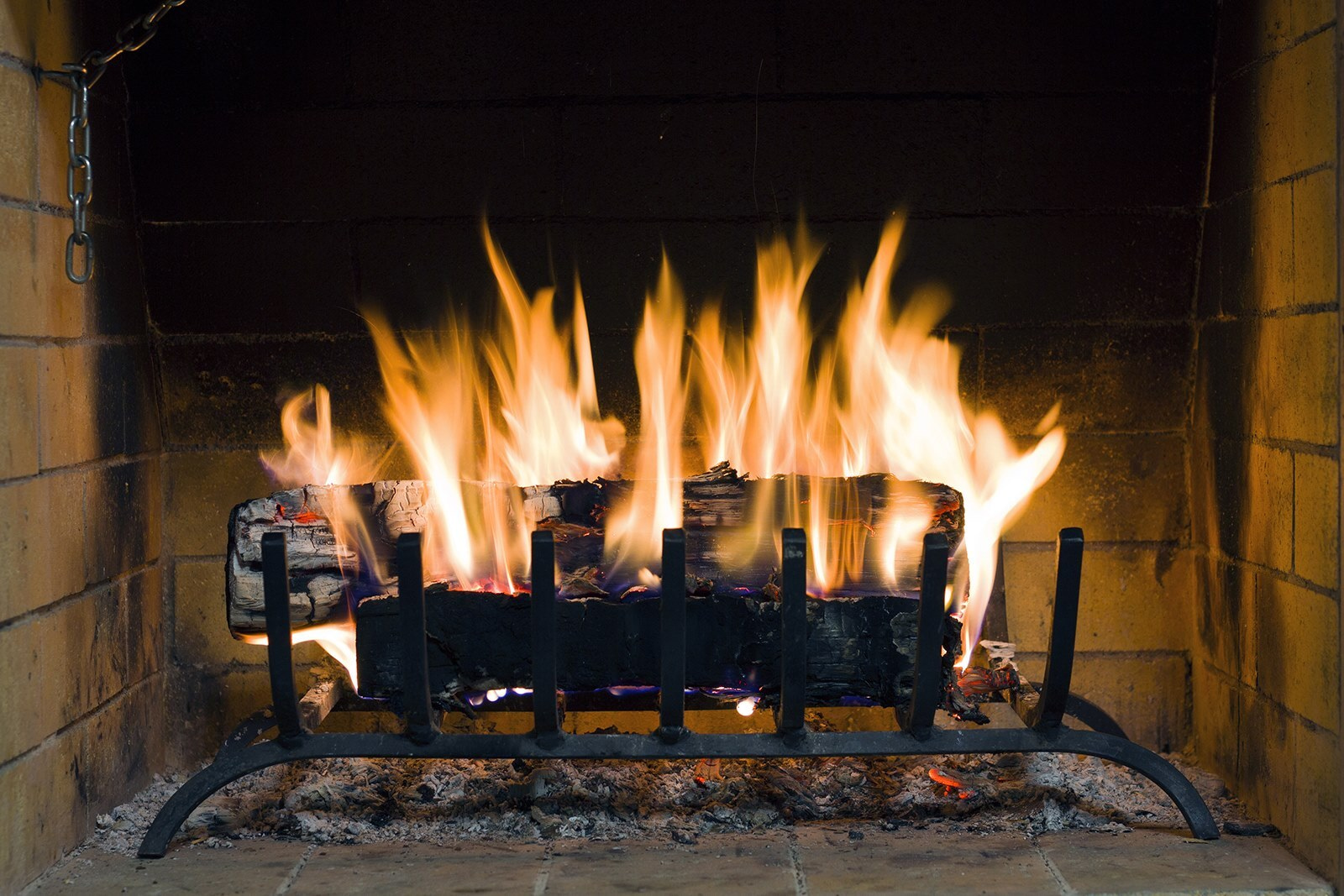 u56584p - Ogień w kominku - tegory