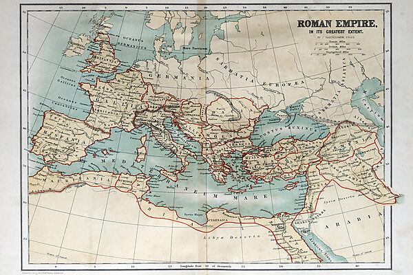 Mapa Europy z czerwonymi liniami Mapa Europy z czerwonymi liniami