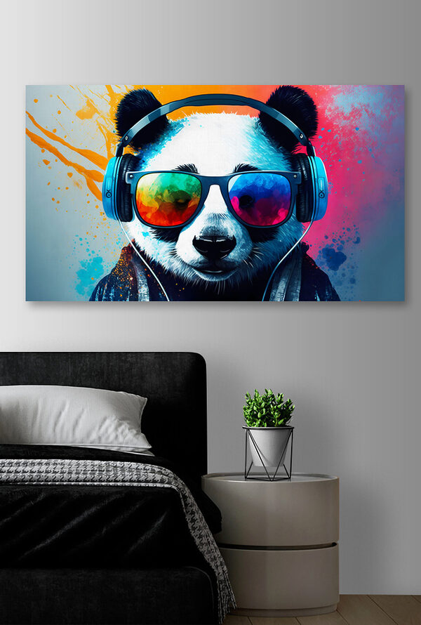 Panda w słuchawkach i okularach przeciwsłonecznych Panda w słuchawkach i okularach przeciwsłonecznych