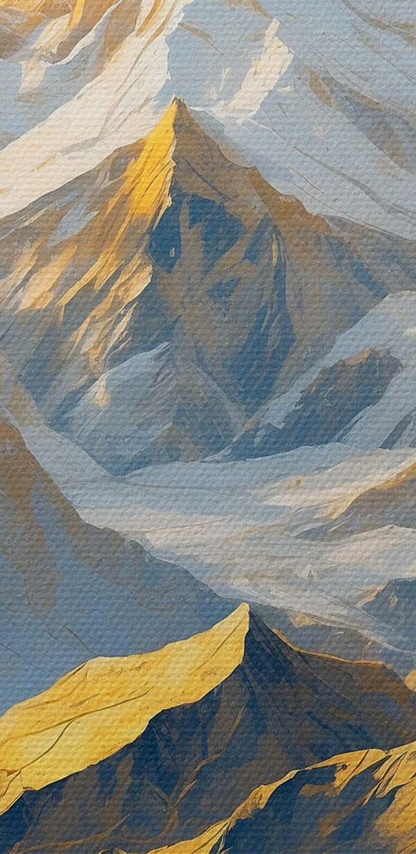 Pasmo górskie ze śniegiem i chmurami Pasmo górskie ze śniegiem i chmurami