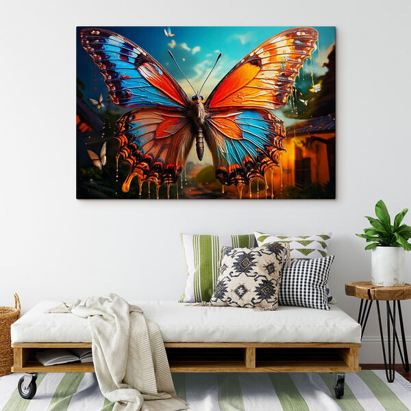 Motyl z pomarańczowymi i niebieskimi skrzydłami Motyl z pomarańczowymi i niebieskimi skrzydłami
