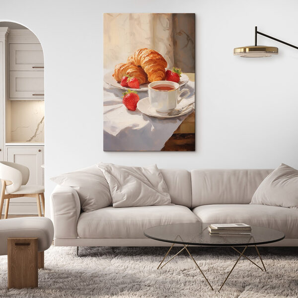 Croissant i truskawki na talerzu Croissant i truskawki na talerzu