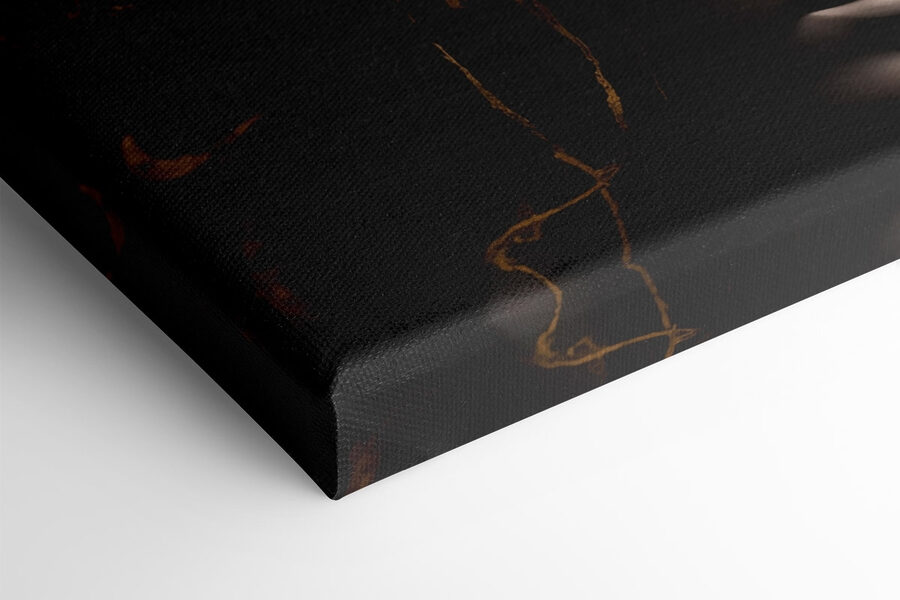 Elegancka rzeźba z misternymi detalami