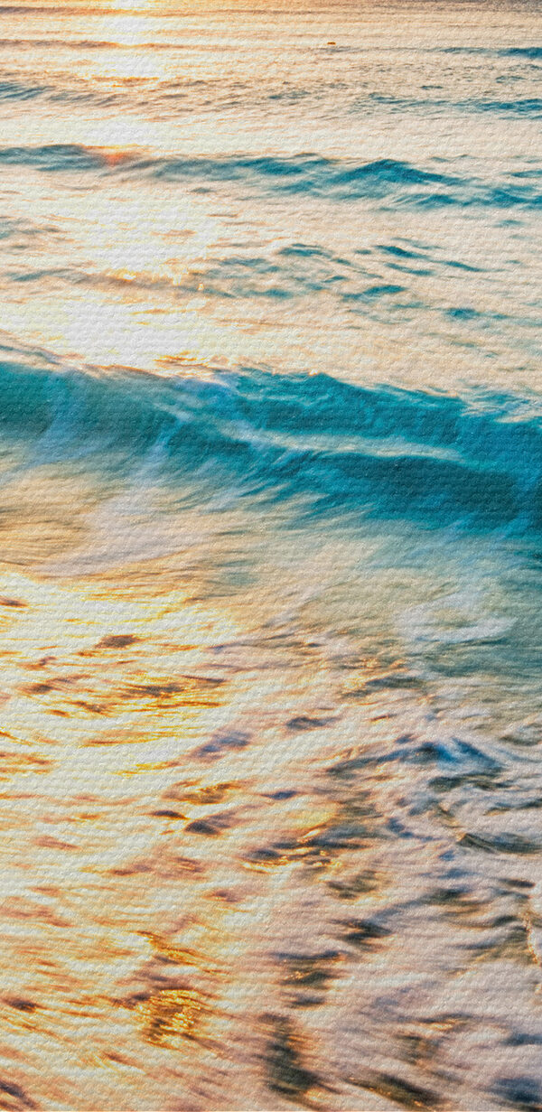 Plaża z falami i zachodem słońca Plaża z falami i zachodem słońca