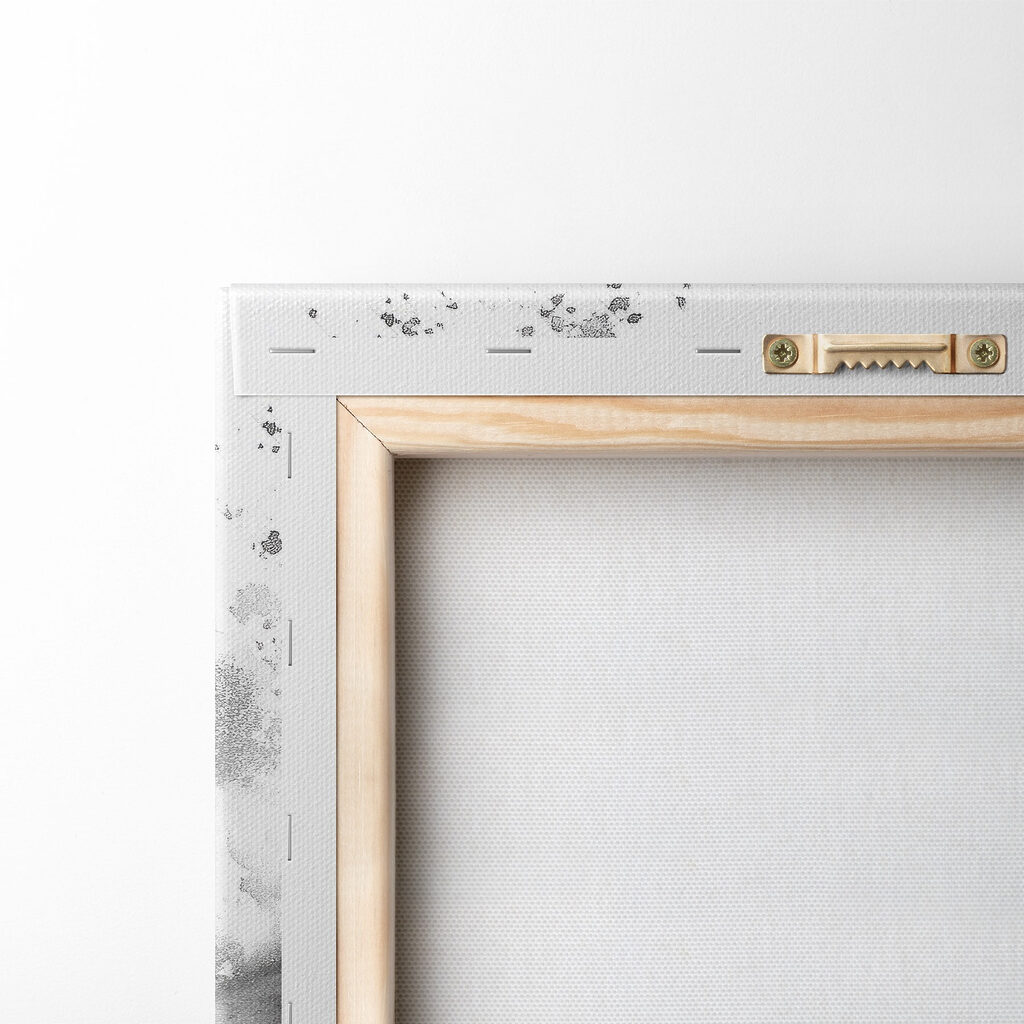 Black and white image of a wave