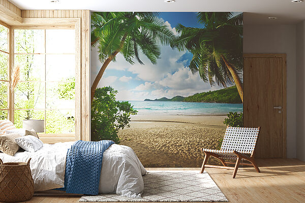 Plaża z palmami i błękitną wodą Plaża z palmami i błękitną wodą