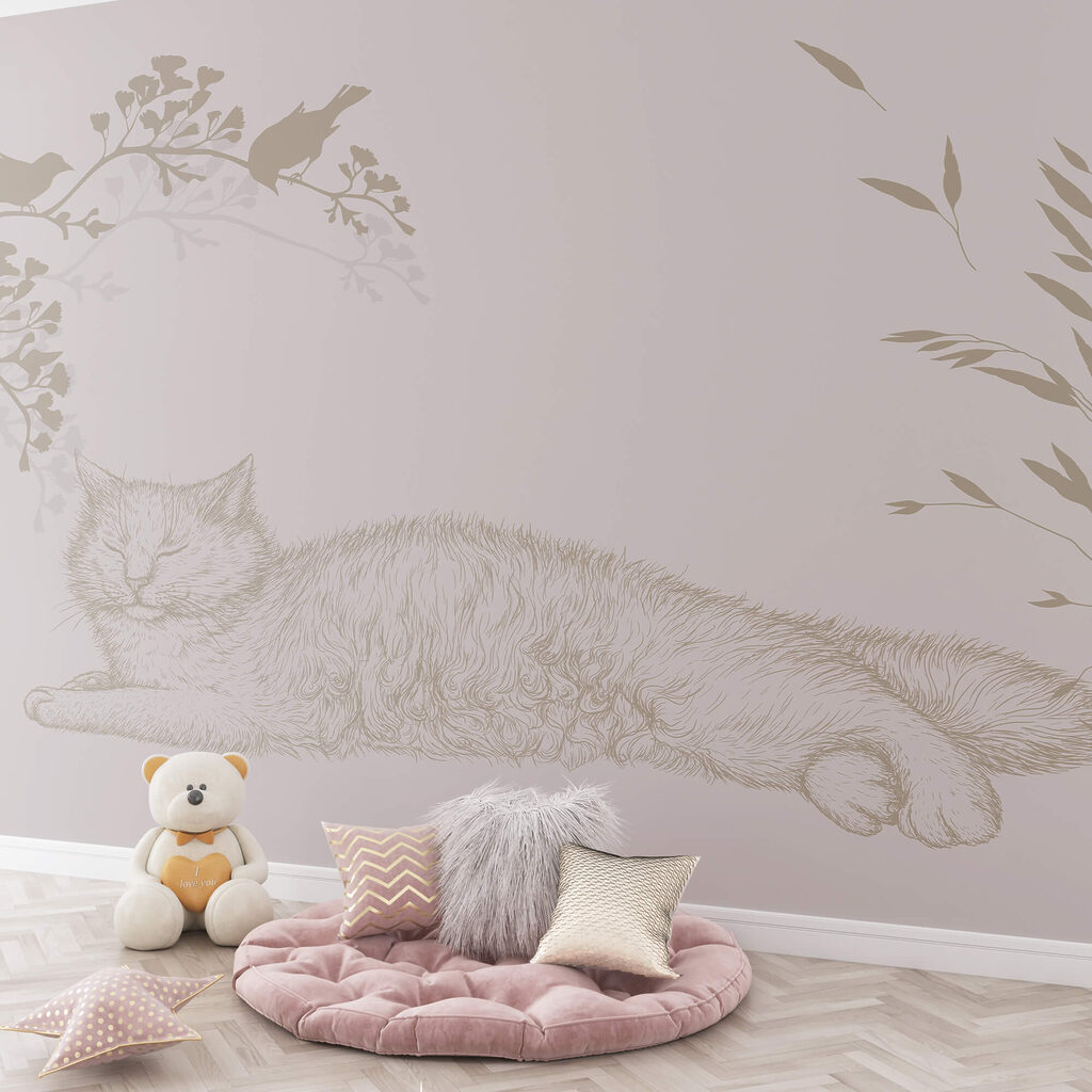 Kot leżący na gałęzi drzewa