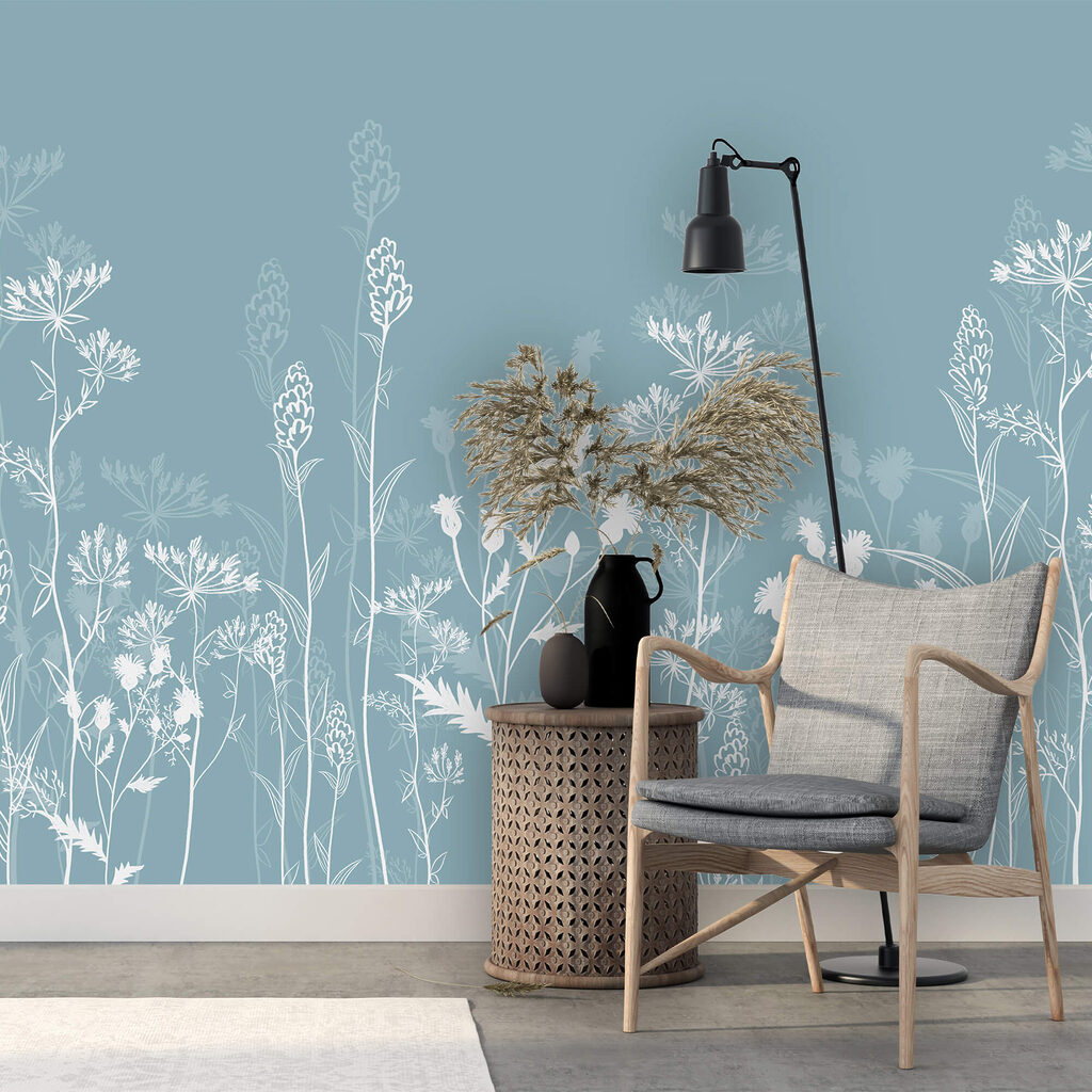 Białe kwiaty na niebieskim tle