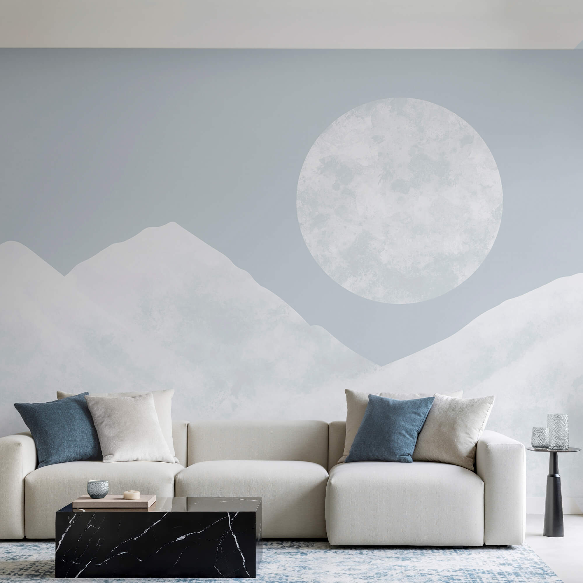 Księżyc nad ośnieżoną górą