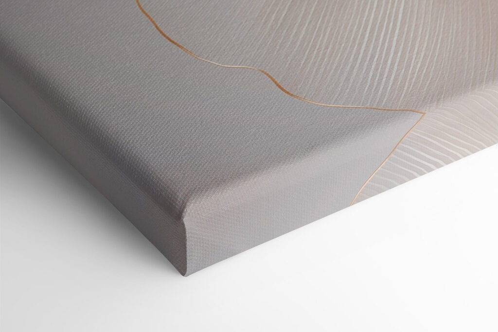 Delicate curves in soft tones