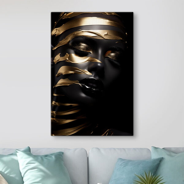Mystical beauty in striking contrast Mystical beauty in striking contrast