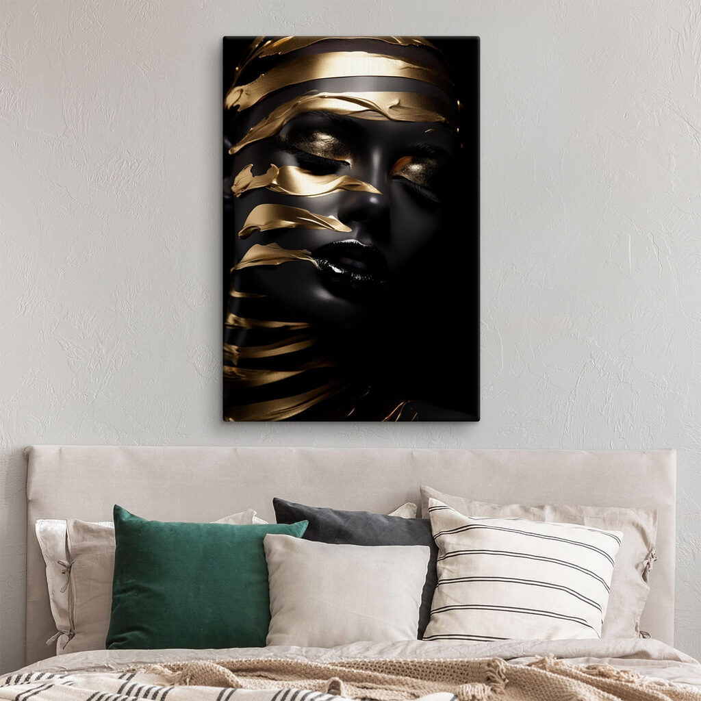 Mystical beauty in striking contrast Mystical beauty in striking contrast